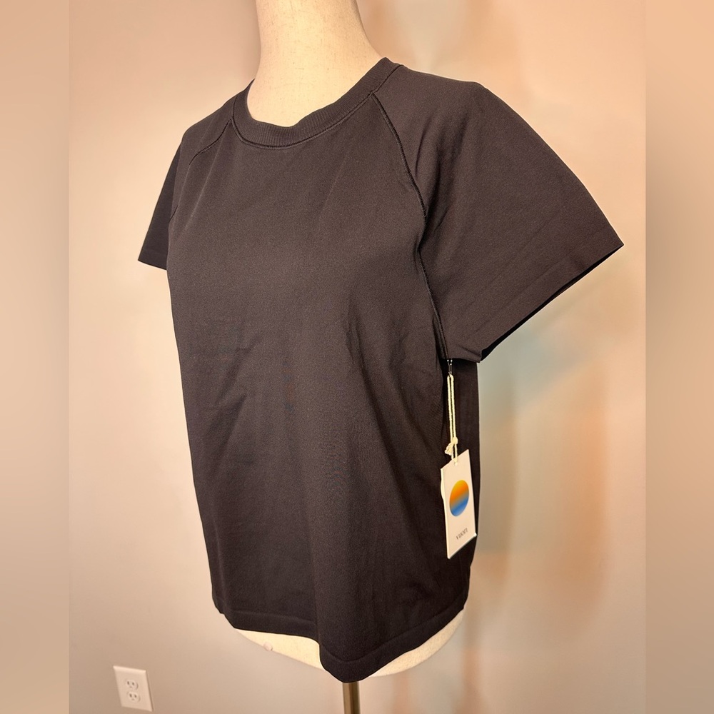 NWT sz XXL Vuori Black seamless surge tee stretch wicking material free neck - Picture 2 of 8